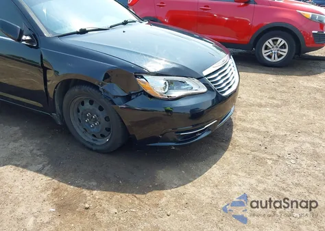 2013 Chrysler 200 Lx z USA, uszkodzony, nr VIN 1C3CCBAB2DN735284